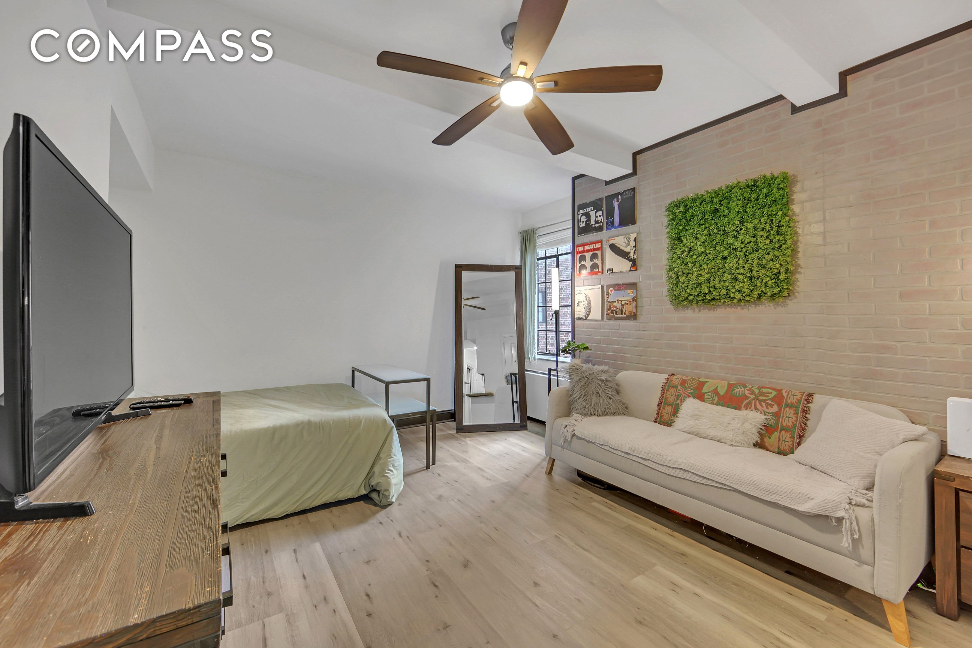 #1 photo, 25 Tudor City Place, マンハッタン Murray Hill , NY 10017