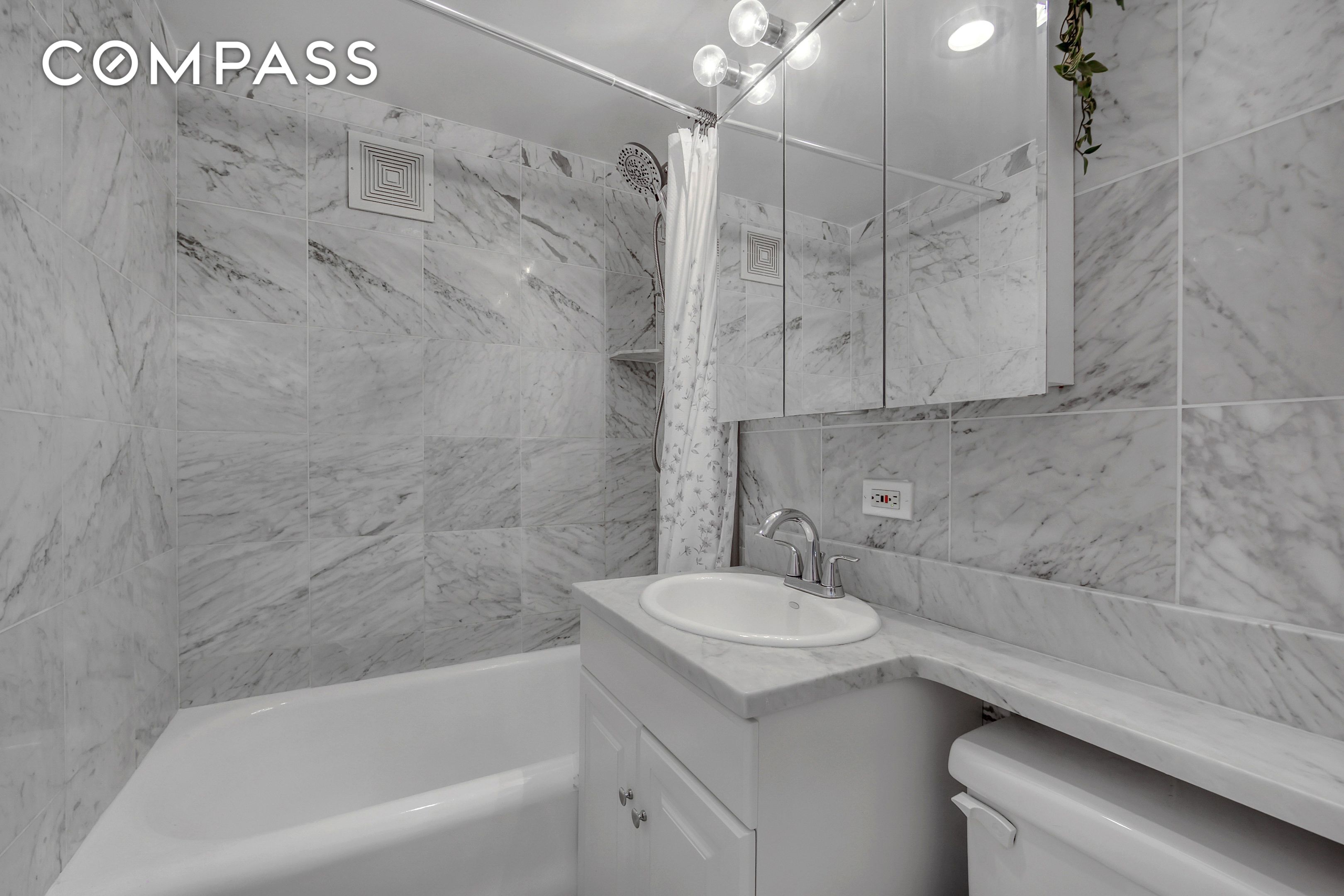 #8 photo, 25 Tudor City Place, マンハッタン Murray Hill , NY 10017