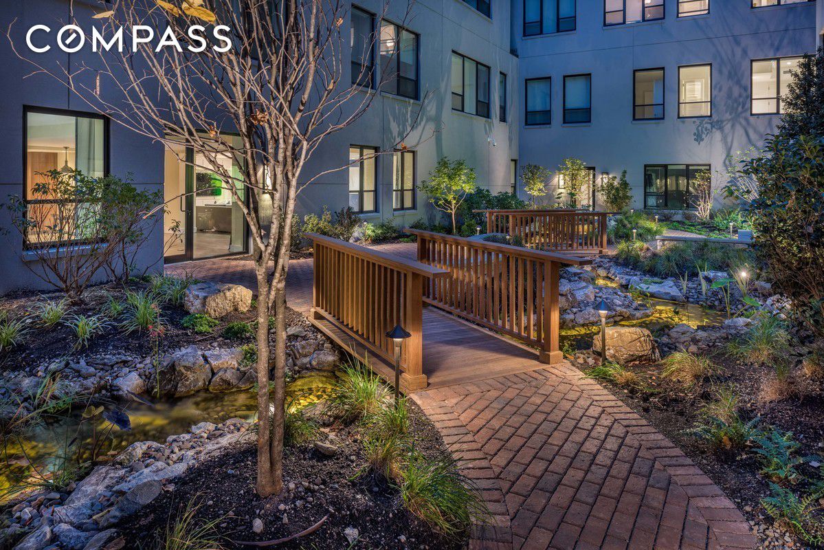 #9 photo, New York City, マンハッタン Hell's Kitchen , NY 10019