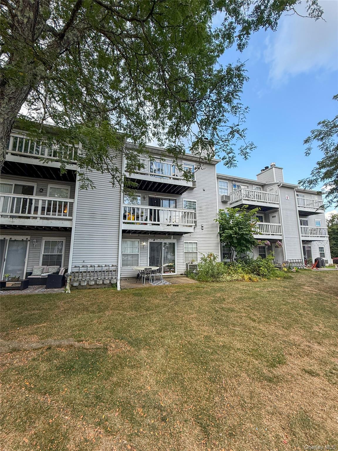 #1 photo, 8 Lexington Hill Road, Harriman , NY 10926