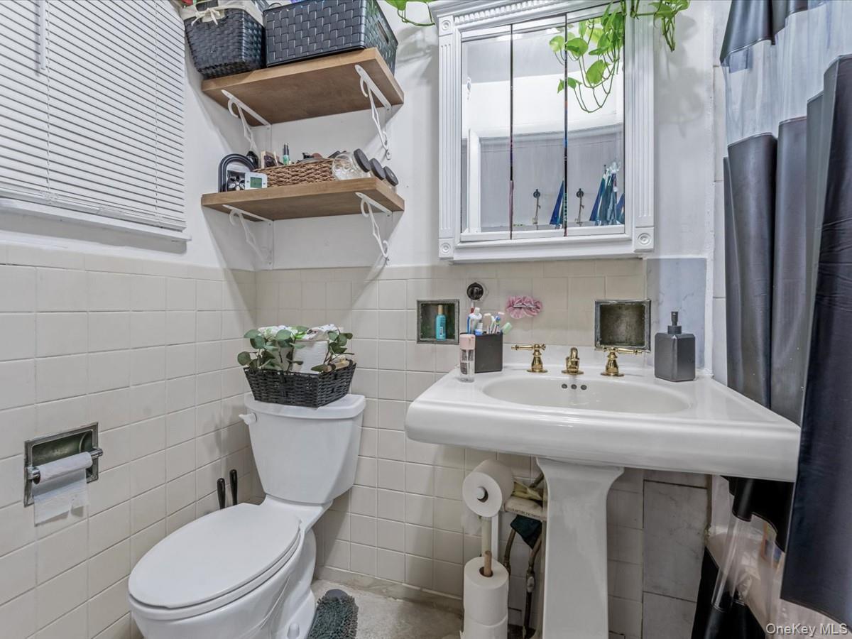 #13 photo, 1062 Seneca Avenue, クイーンズ区 Ridgewood , NY 11385