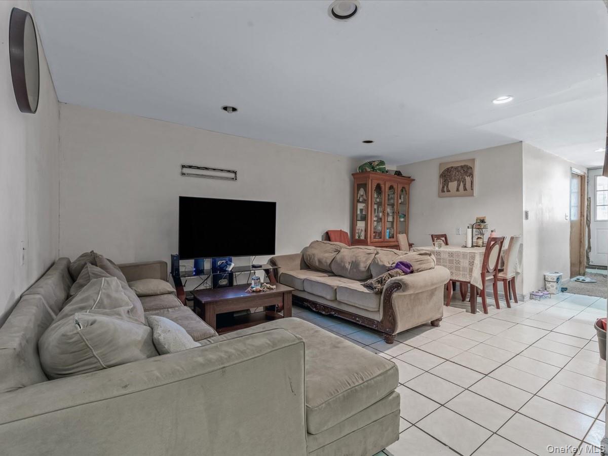 #14 photo, 1062 Seneca Avenue, クイーンズ区 Ridgewood , NY 11385