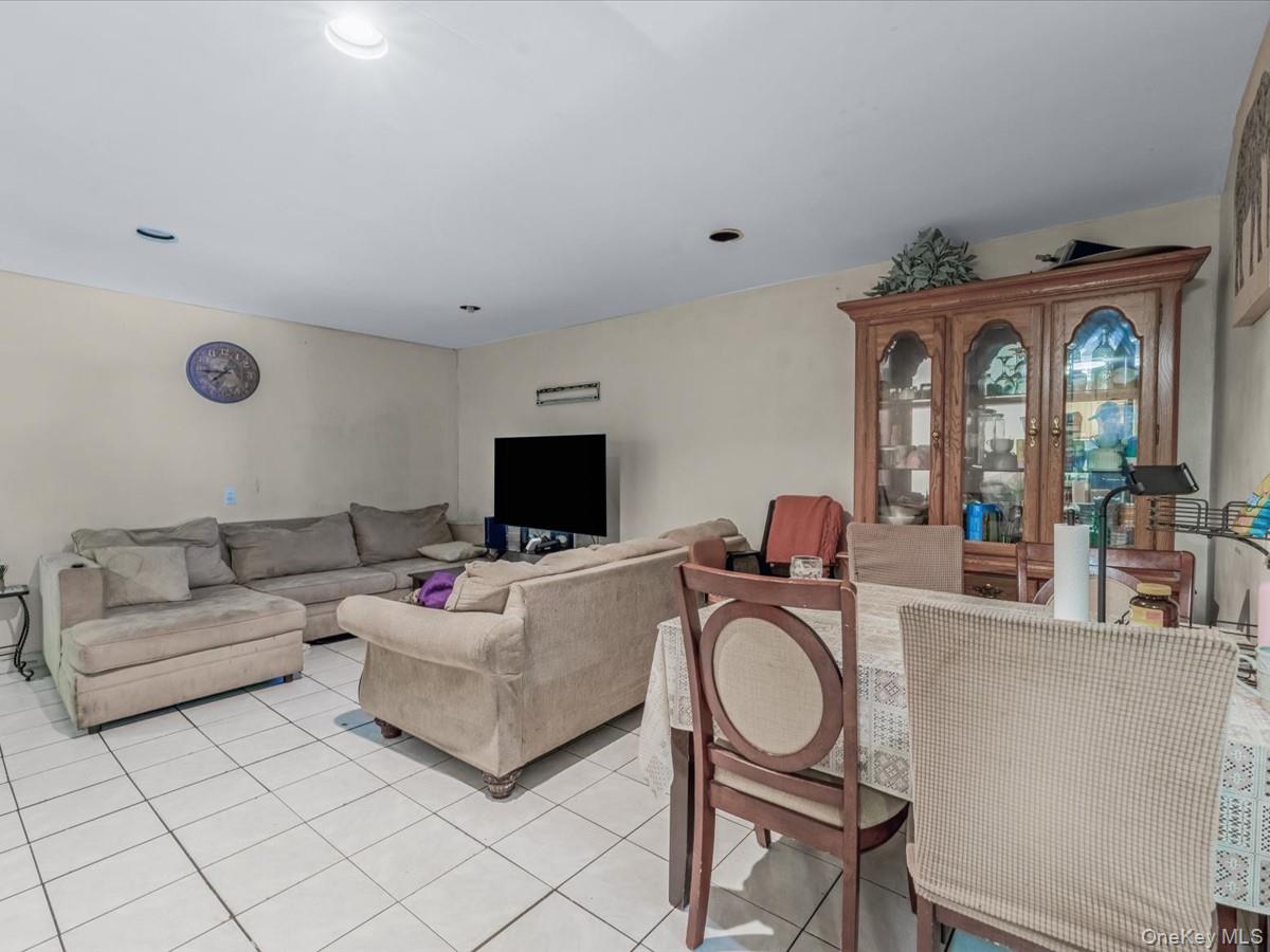 #15 photo, 1062 Seneca Avenue, クイーンズ区 Ridgewood , NY 11385