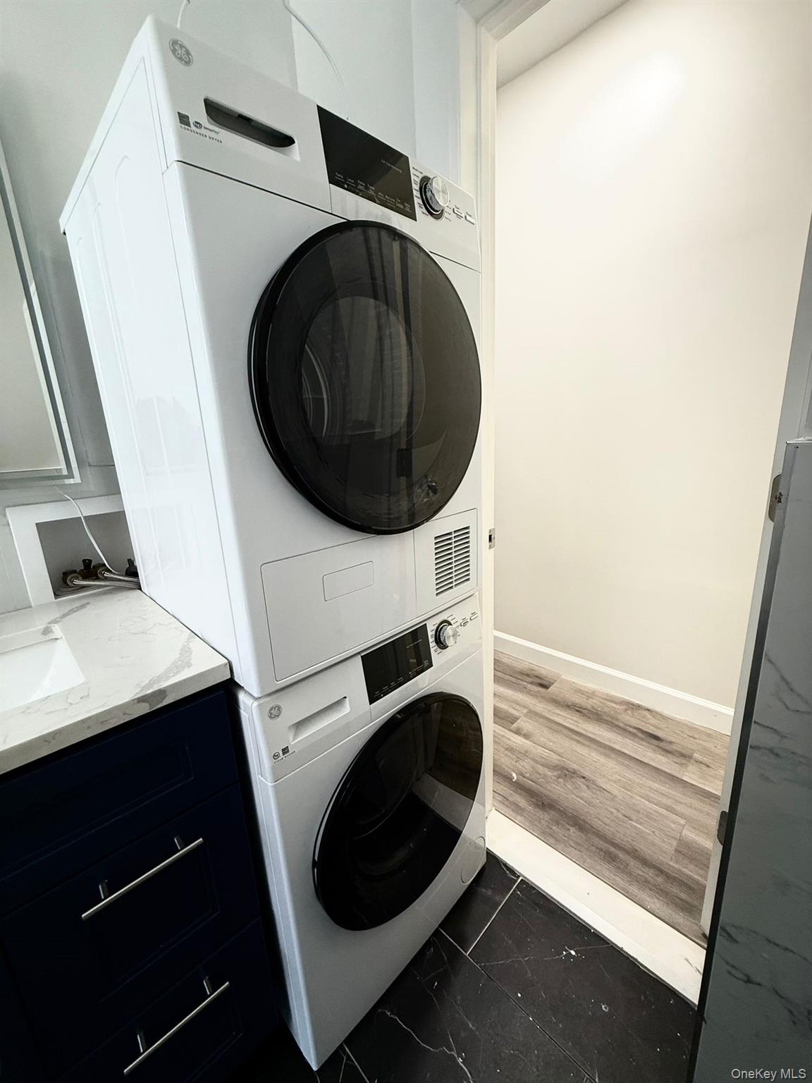 #7 photo, 4003 Bell Boulevard, Bayside , NY 11361