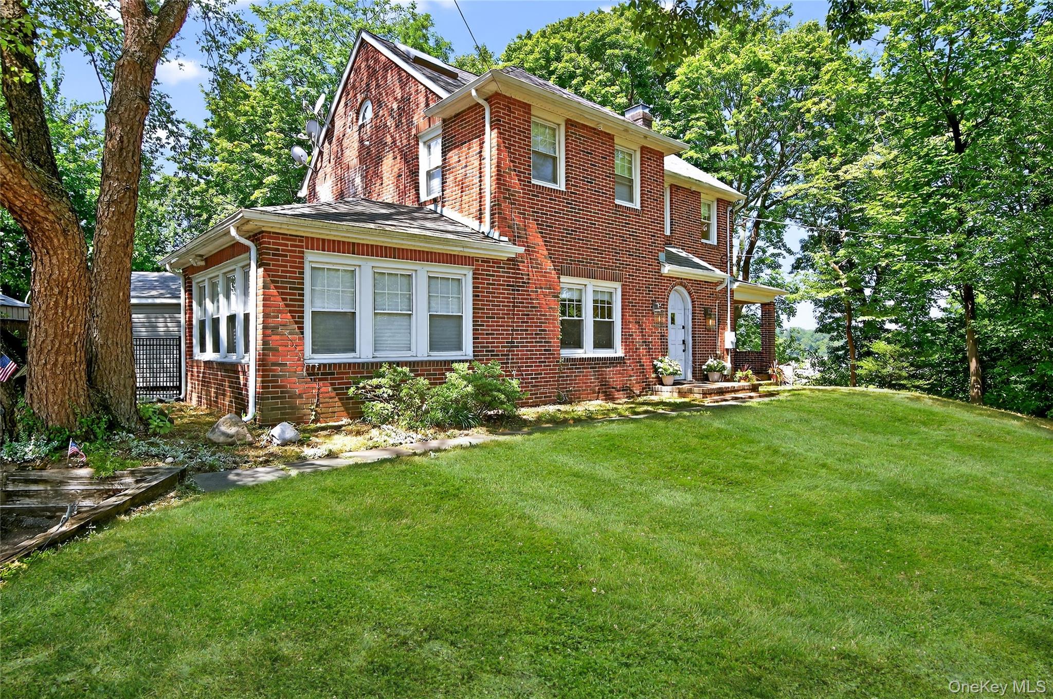 #2 photo, 20 Hendrick Avenue, Glen Cove , NY 11542