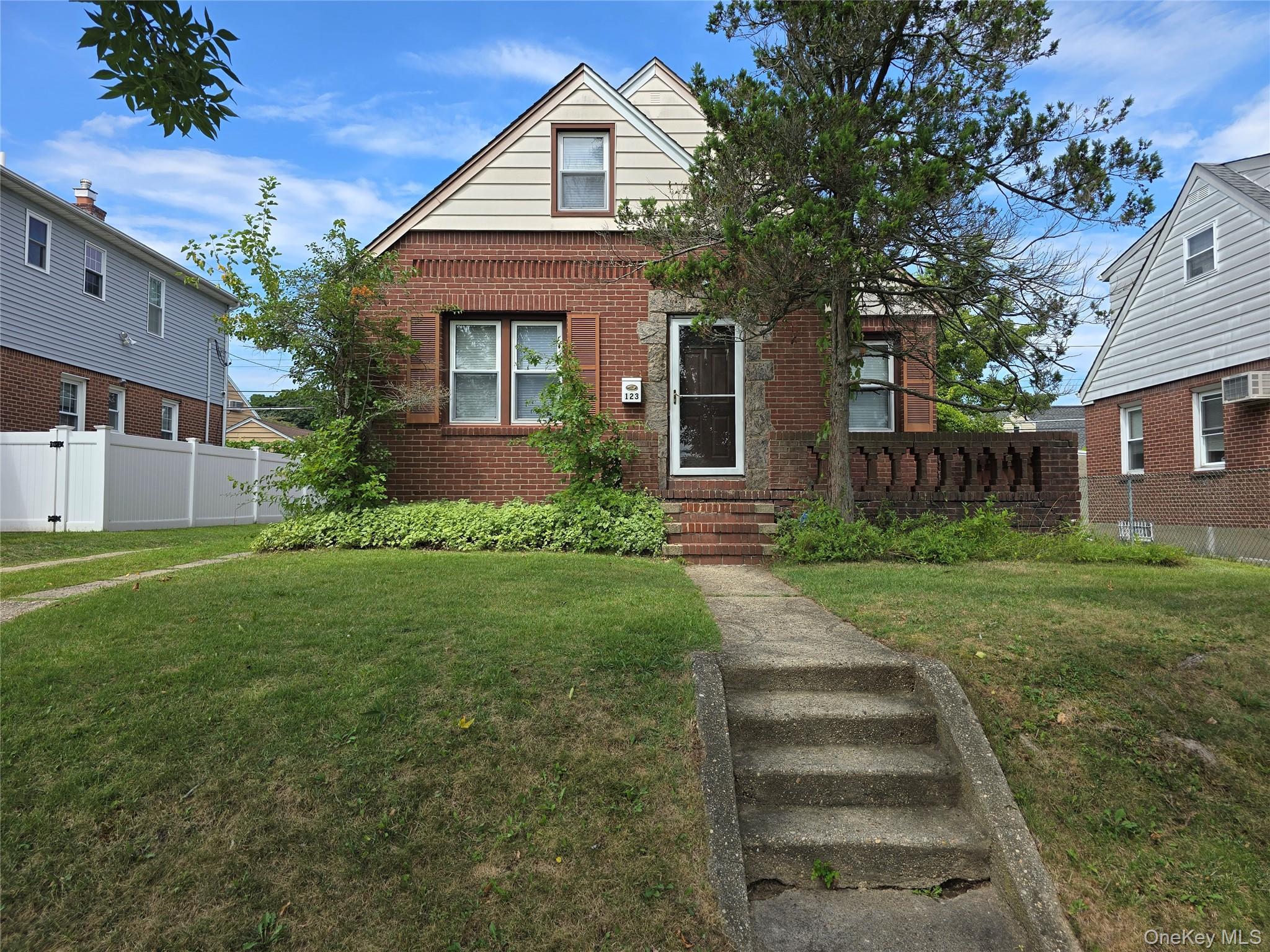 #1 photo, 123 Nugent Street, ナッソー郡 New Hyde Park , NY 11040