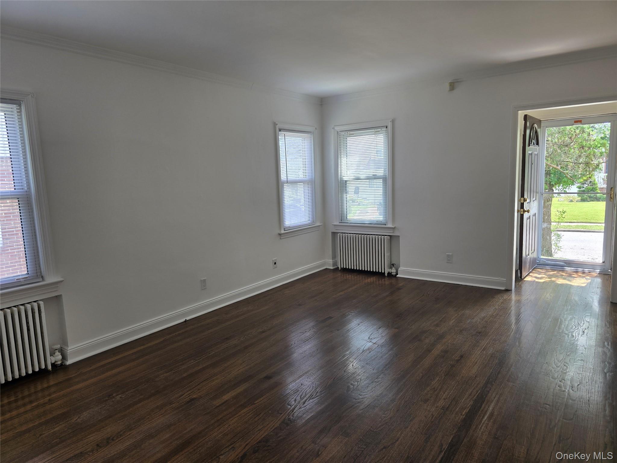 #5 photo, 123 Nugent Street, ナッソー郡 New Hyde Park , NY 11040