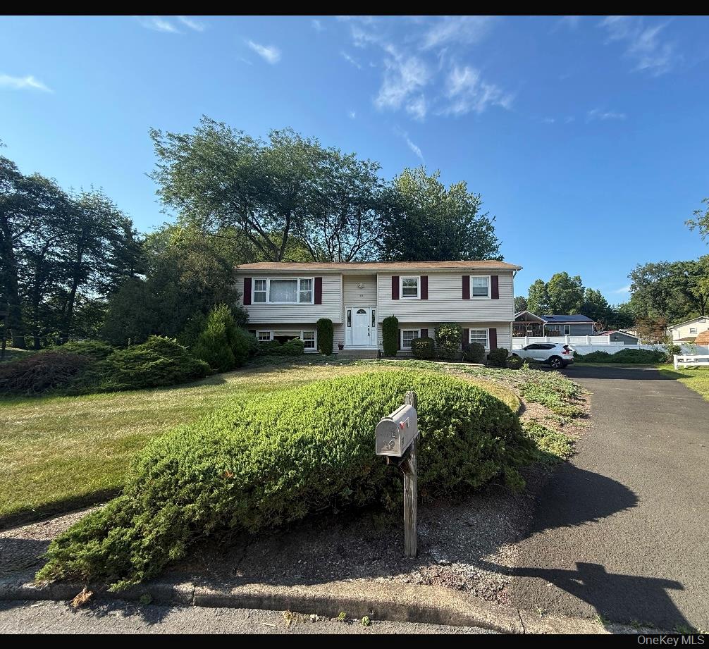 #1 photo, 10 Parklyn Court, Bardonia , NY 10954