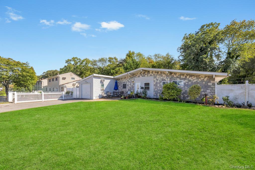 #14 photo, 42 Richmond Street, Islip , NY 11751