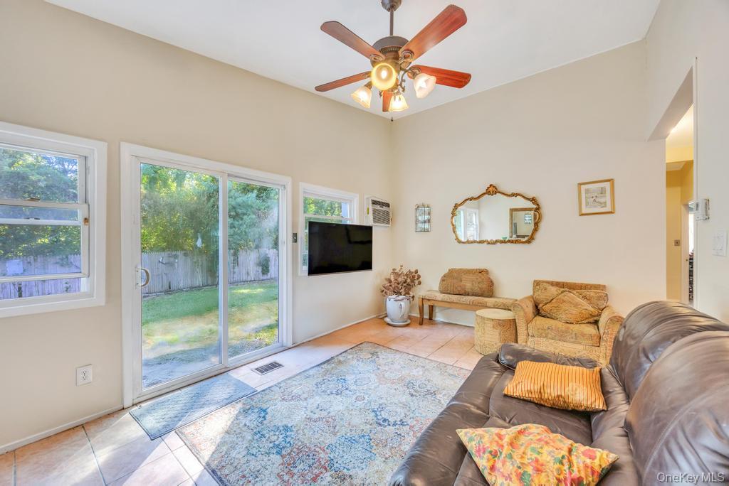 #17 photo, 42 Richmond Street, Islip , NY 11751