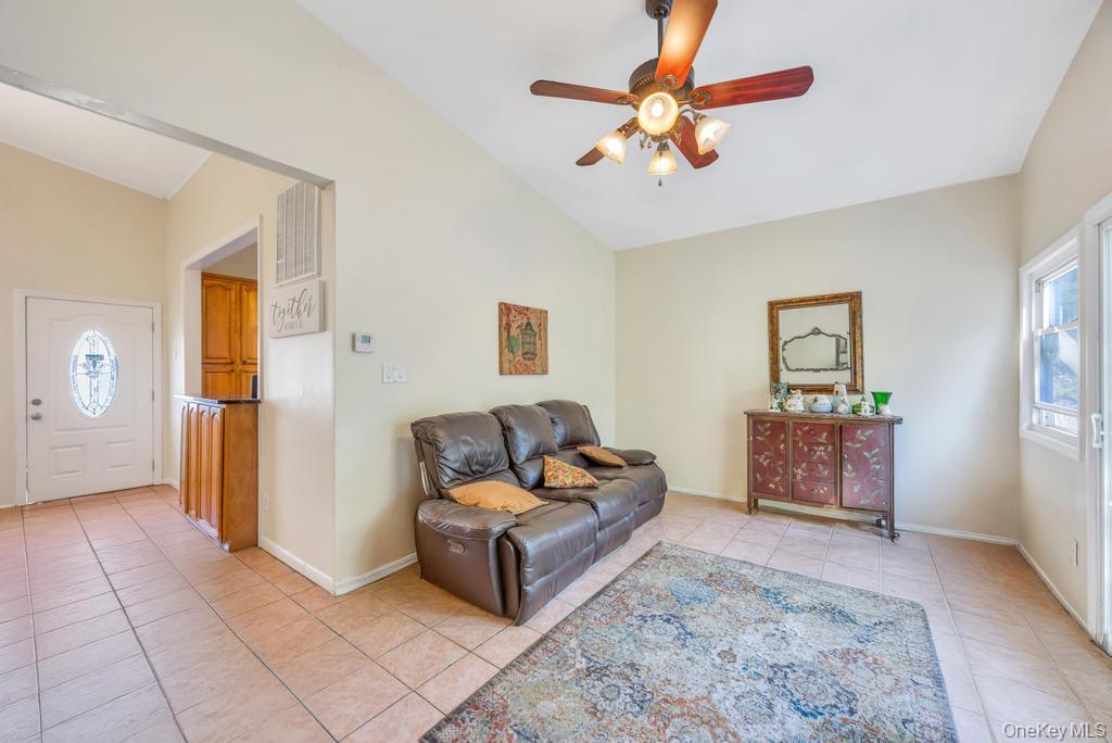 #19 photo, 42 Richmond Street, Islip , NY 11751