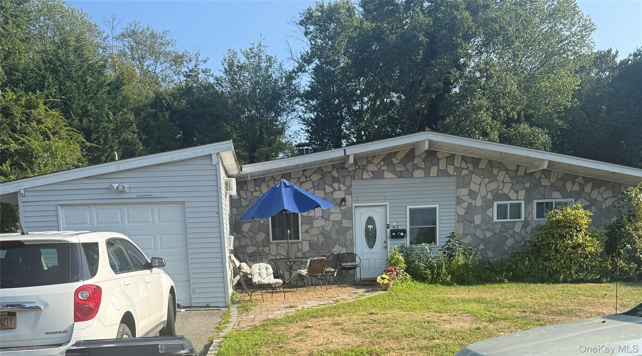 #2 photo, 42 Richmond Street, Islip , NY 11751