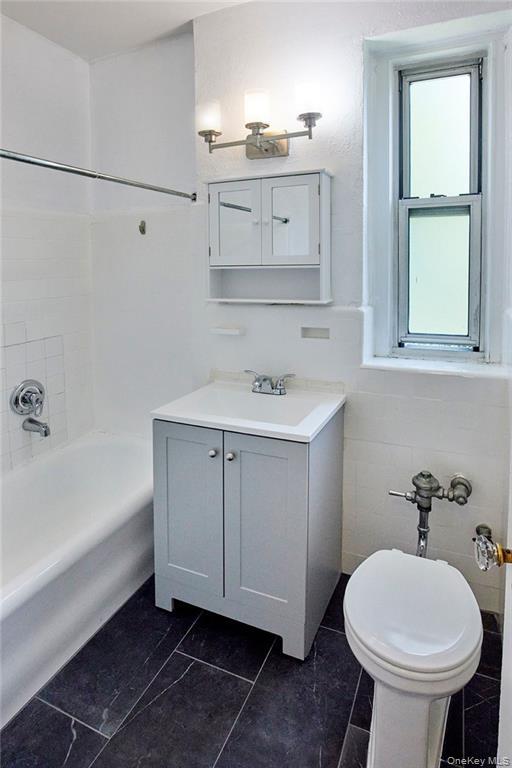 #11 photo, 1470 Midland Avenue, Yonkers , NY 10708