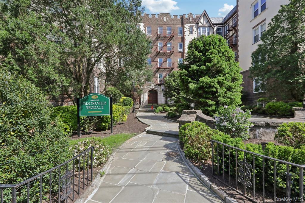 #2 photo, 1470 Midland Avenue, Yonkers , NY 10708