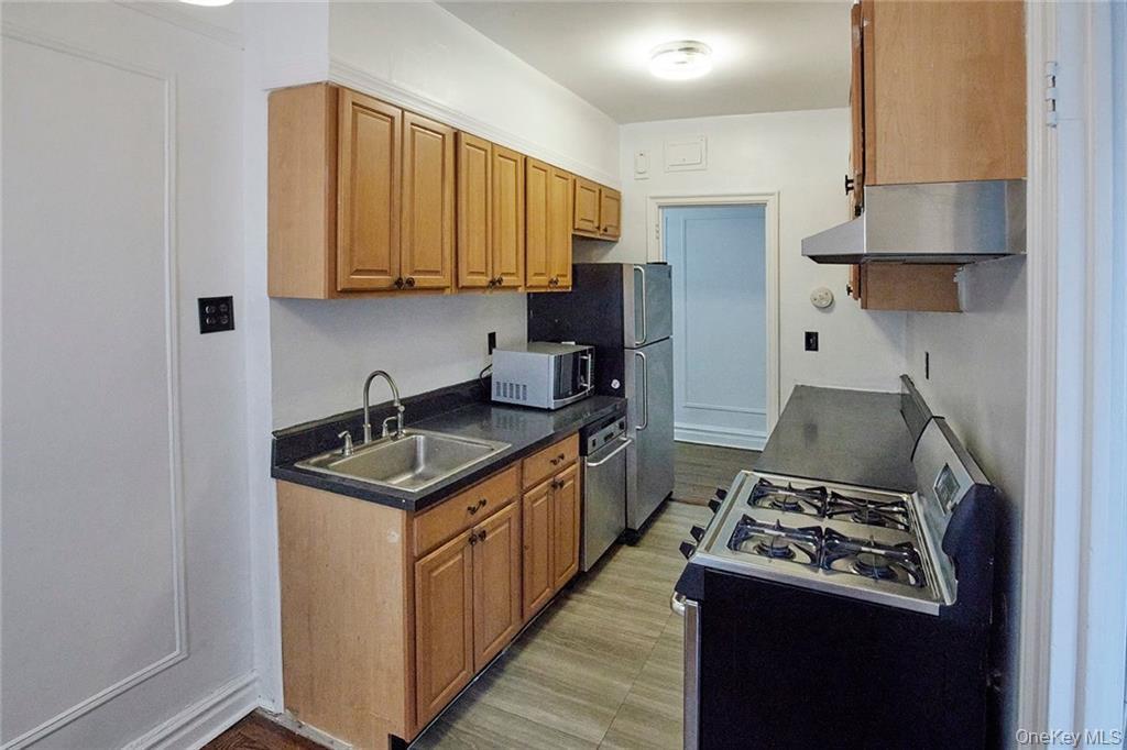 #4 photo, 1470 Midland Avenue, Yonkers , NY 10708