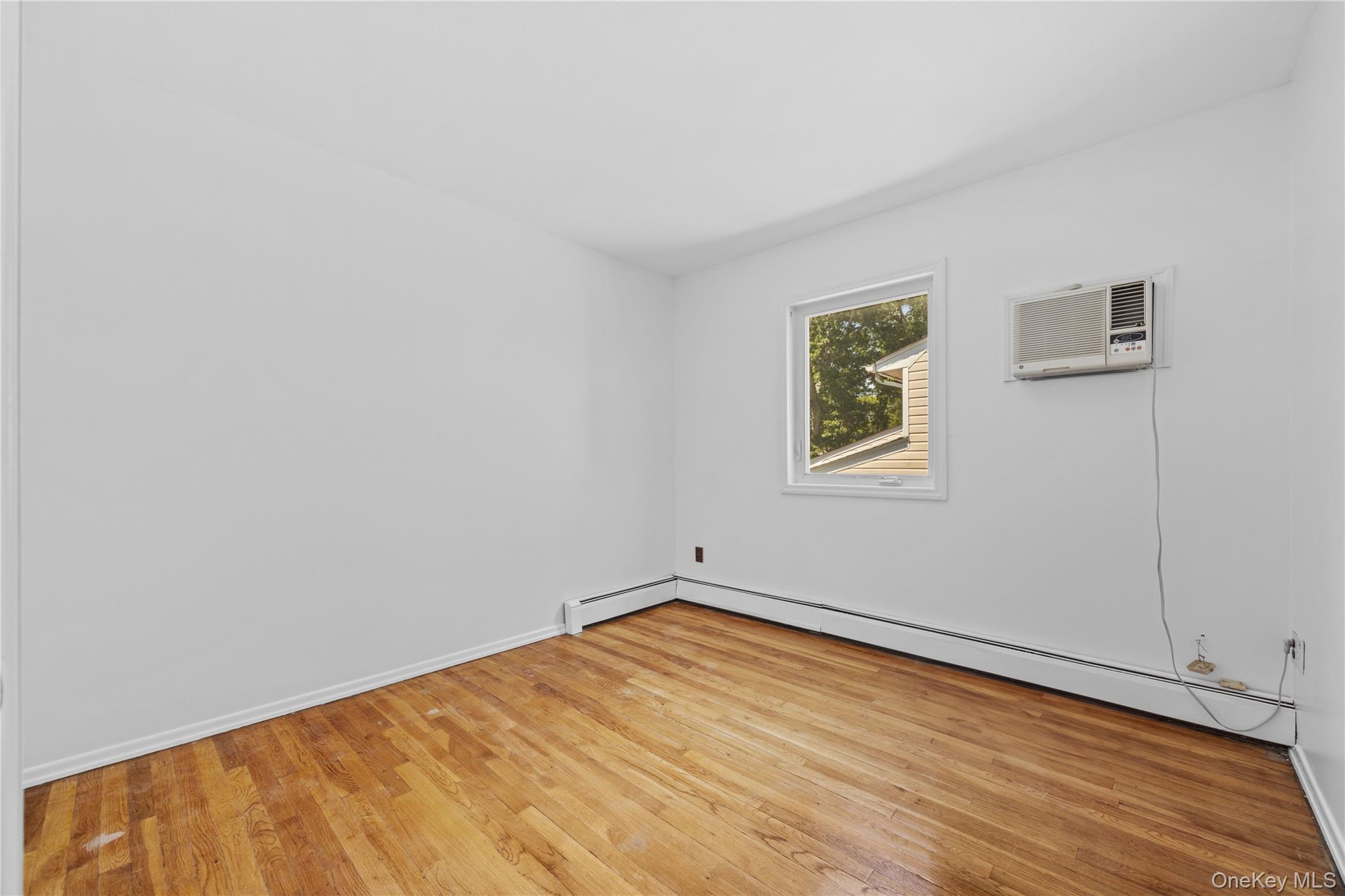 #17 photo, 60 Lafayette Street, Huntington , NY 11743