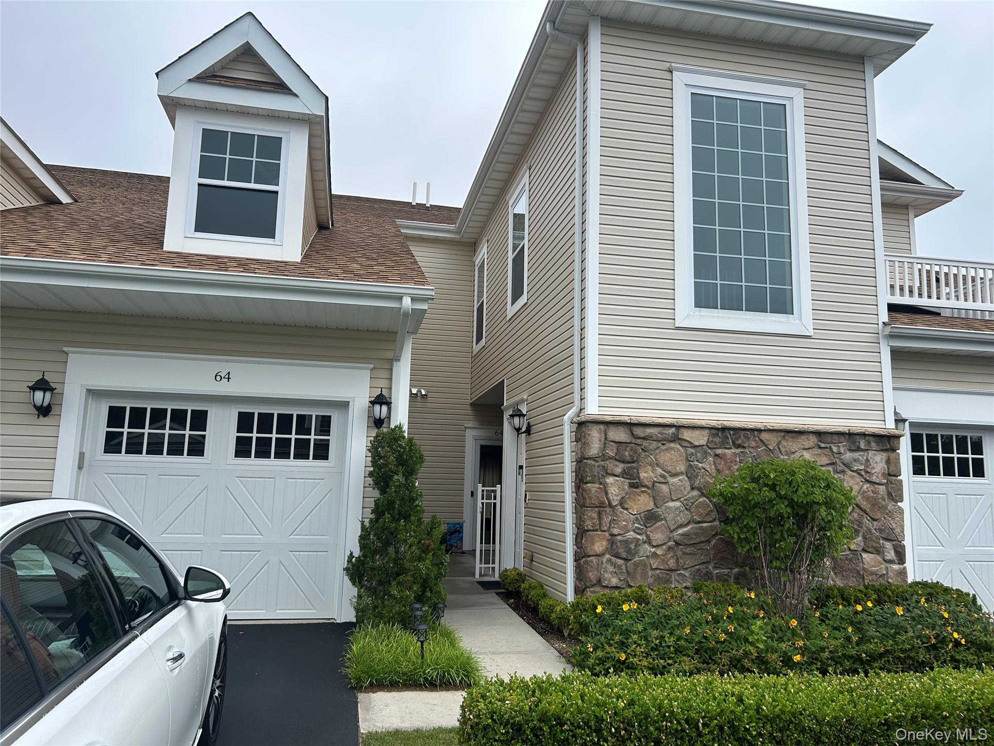 #1 photo, 64 Greentree Court, सफ़ोक काउंटी Shirley , NY 11967