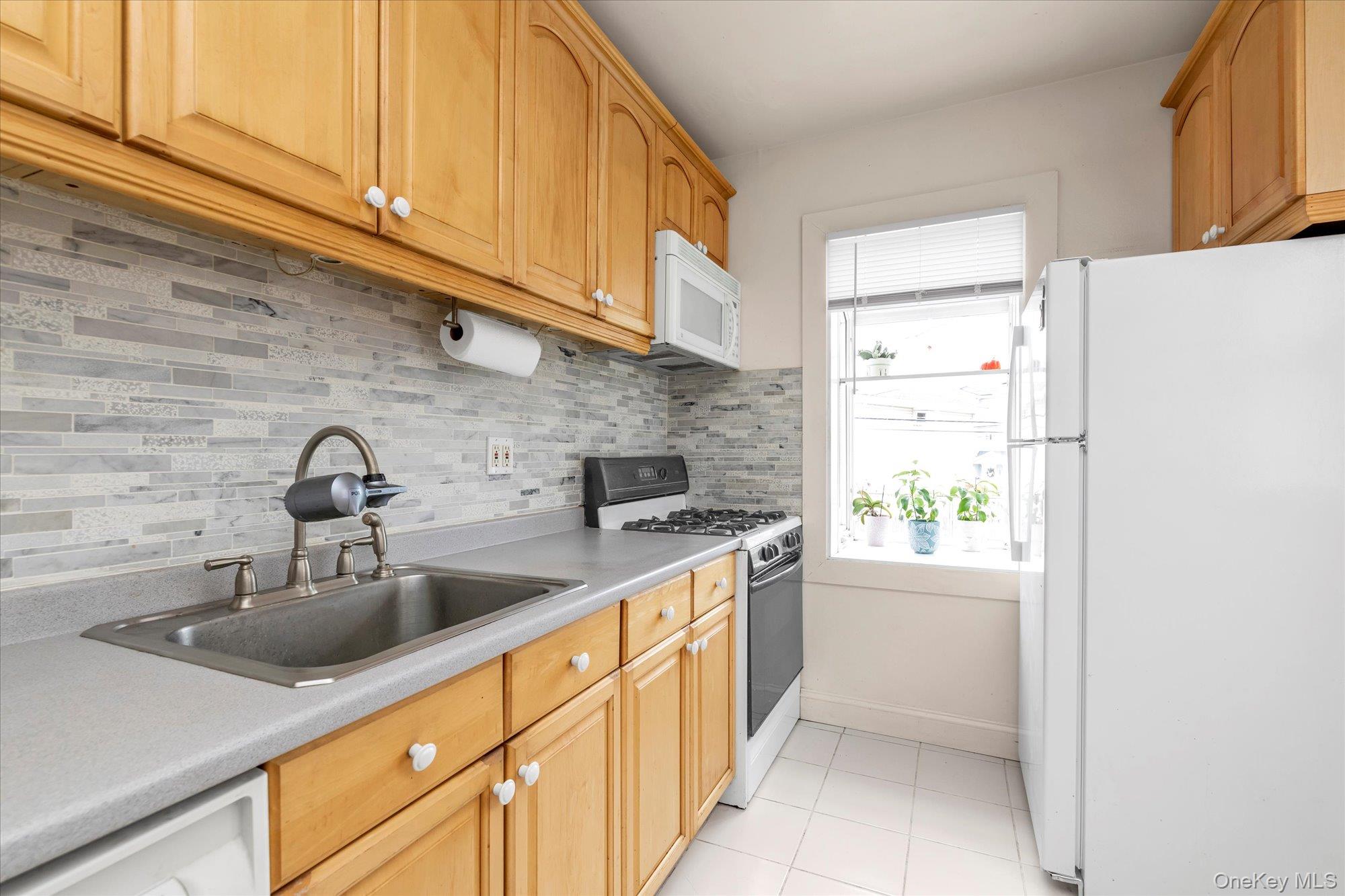 #12 photo, 29 Newport Road, ナッソー郡 Island Park , NY 11558