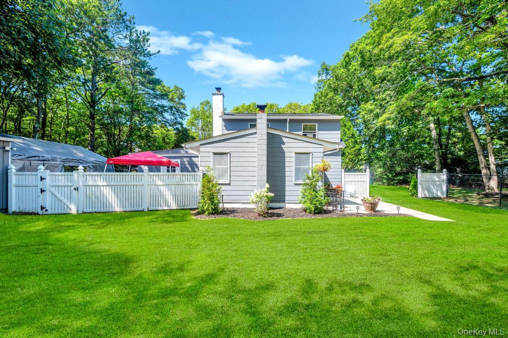 #11 photo, 5 Panther Path, サフォーク郡 Miller Place , NY 11764