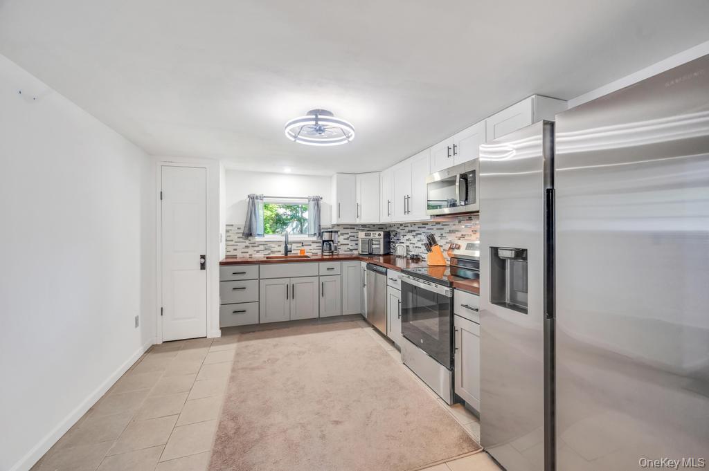 #16 photo, 5 Panther Path, サフォーク郡 Miller Place , NY 11764