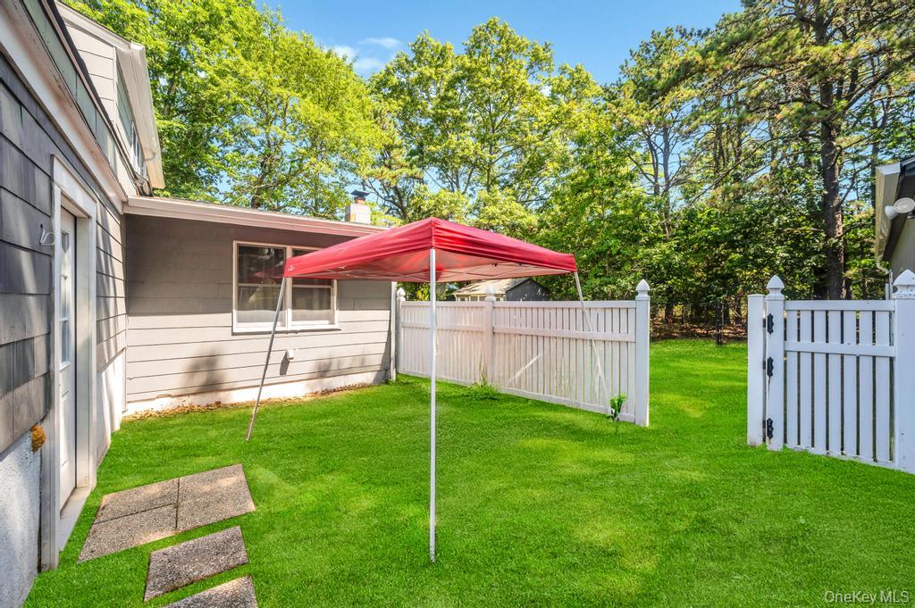 #7 photo, 5 Panther Path, サフォーク郡 Miller Place , NY 11764