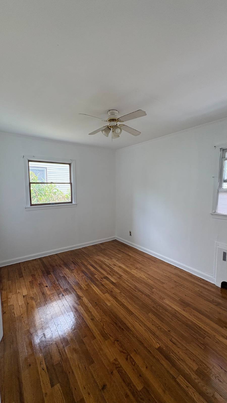 #4 photo, 22 Moore, ナッソー郡 Bethpage , NY 11714