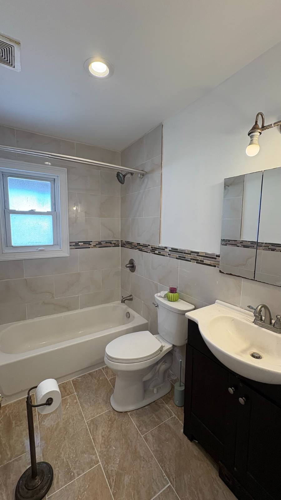 #9 photo, 22 Moore, ナッソー郡 Bethpage , NY 11714