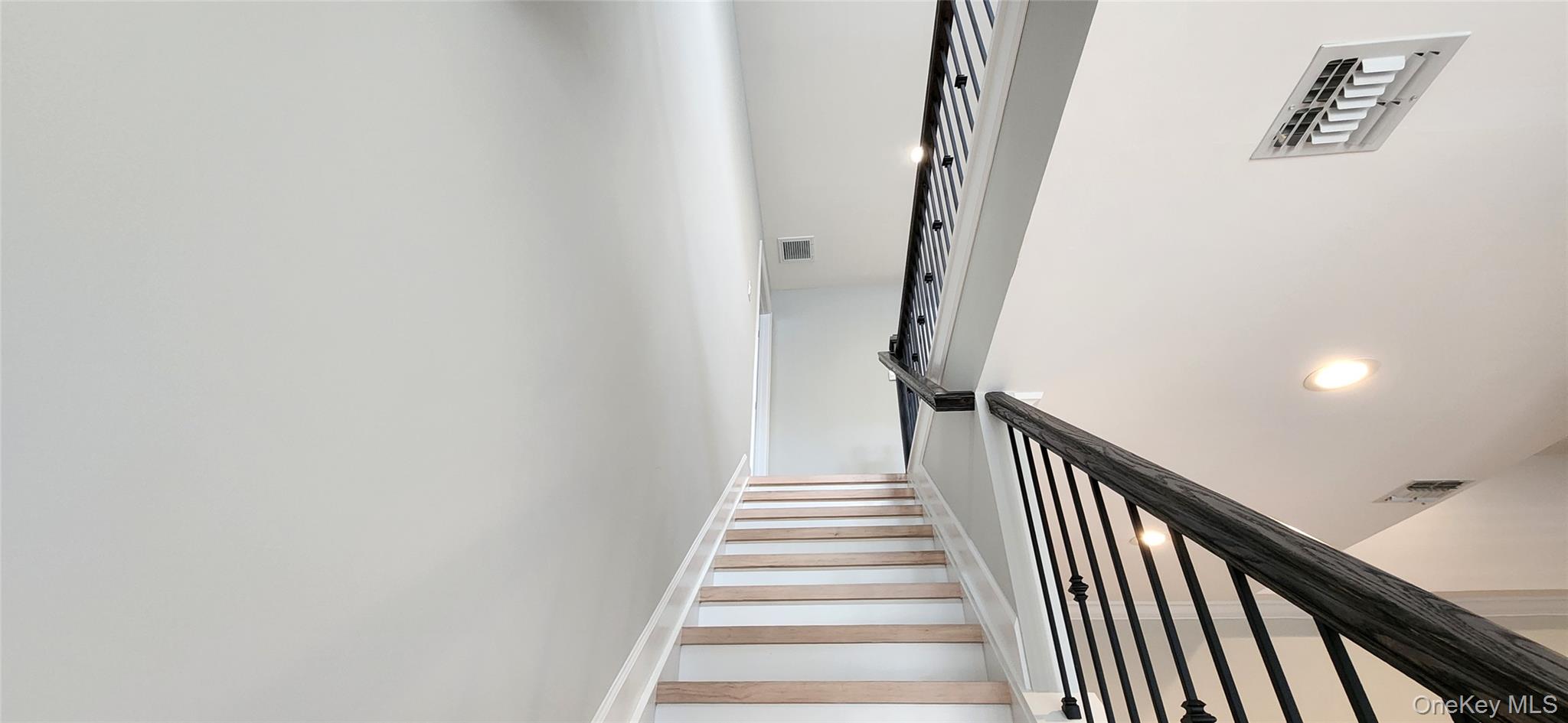 #17 photo, 4103 Saint Andrews Avenue, Riverhead , NY 11901