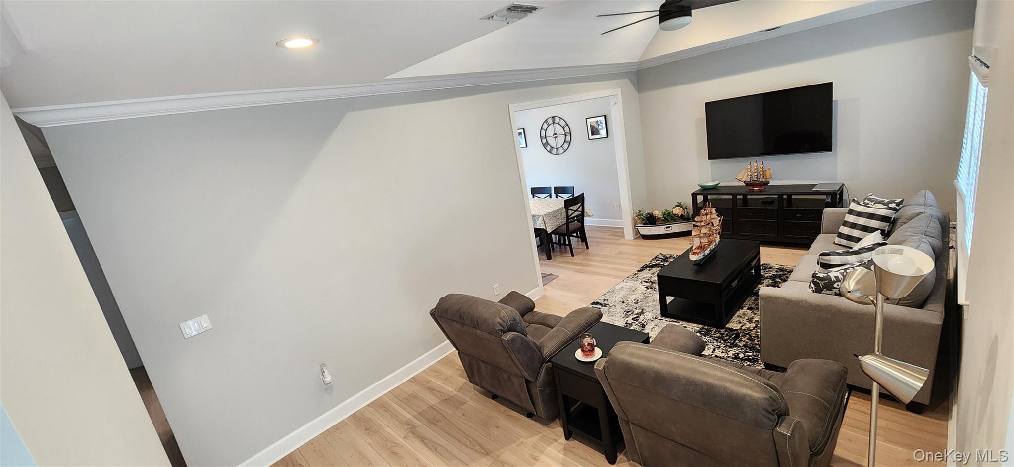 #4 photo, 4103 Saint Andrews Avenue, Riverhead , NY 11901