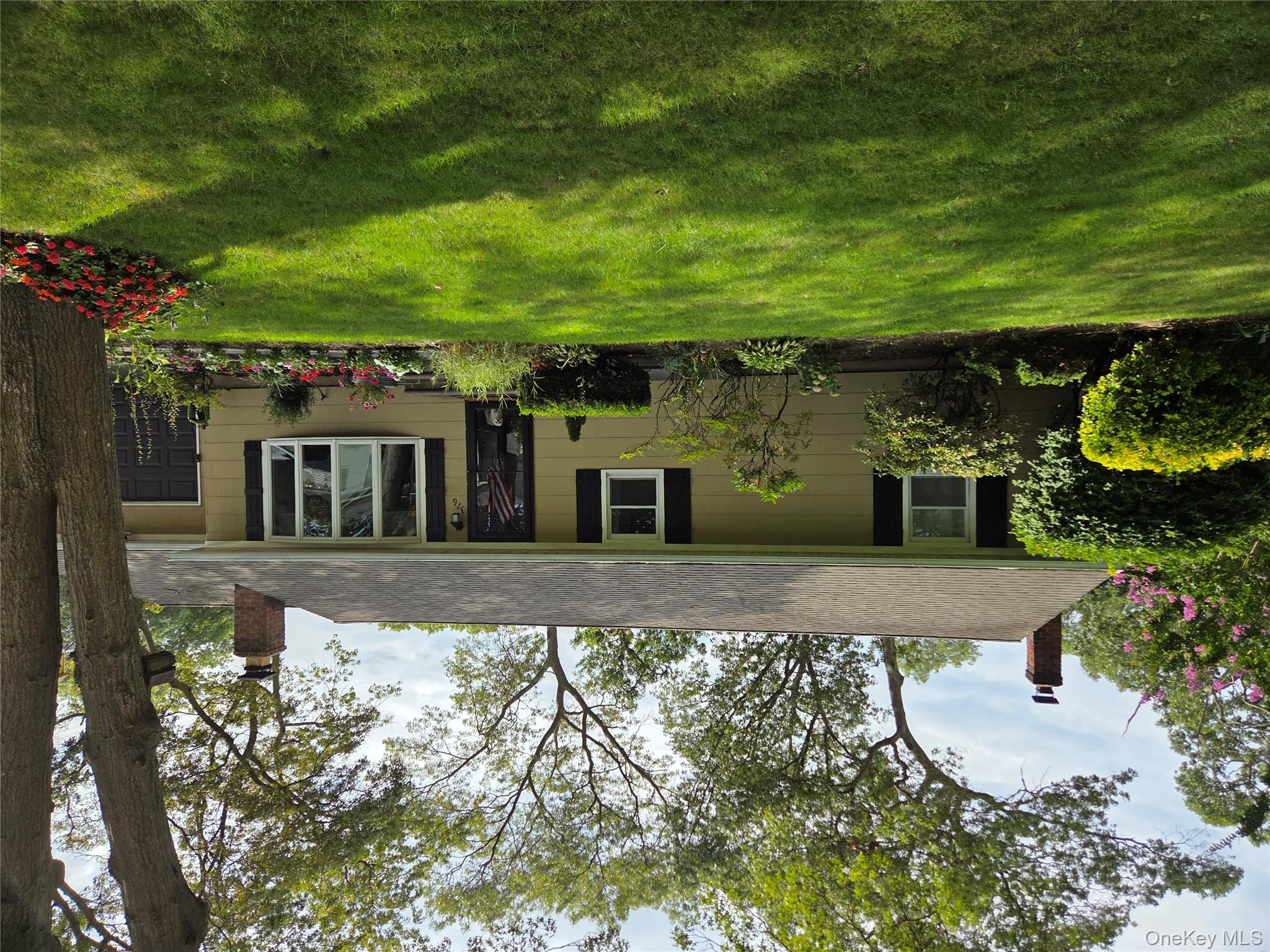 #1 photo, 376 Grace Street, सफ़ोक काउंटी Holbrook , NY 11741