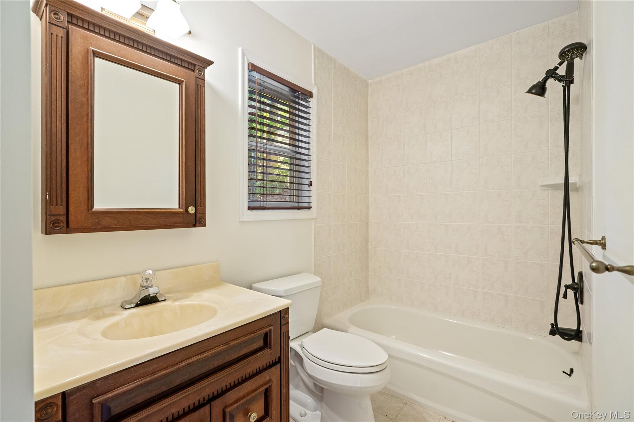 #12 photo, 77 Friendship Drive, サフォーク郡 Rocky Point , NY 11778