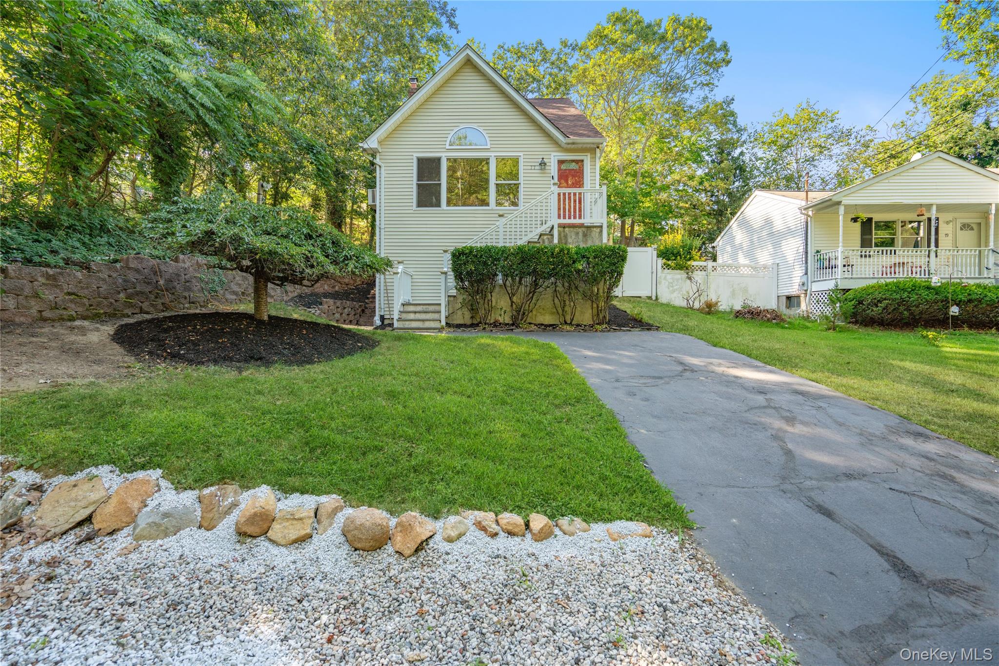 #2 photo, 77 Friendship Drive, サフォーク郡 Rocky Point , NY 11778