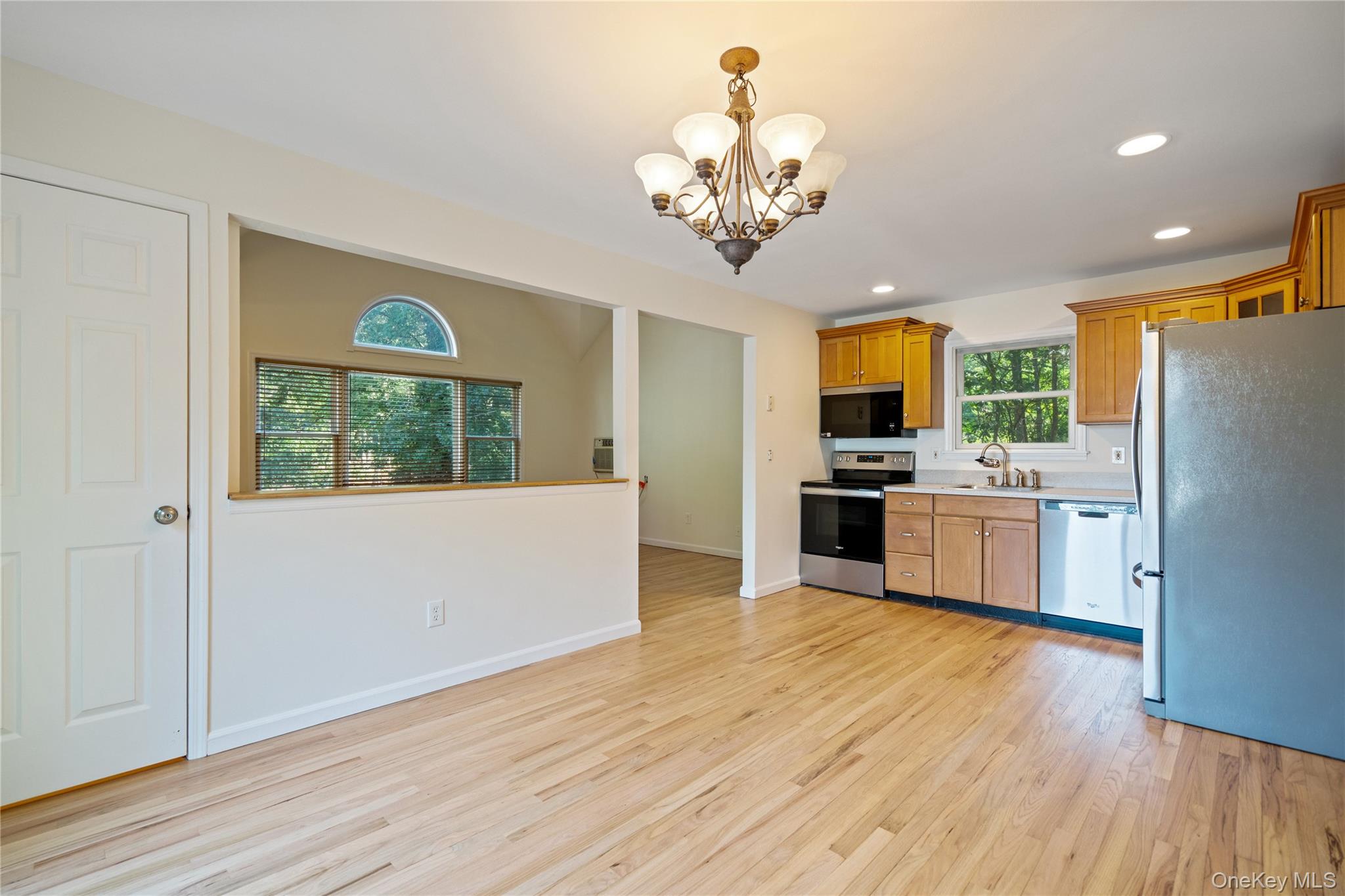 #7 photo, 77 Friendship Drive, サフォーク郡 Rocky Point , NY 11778