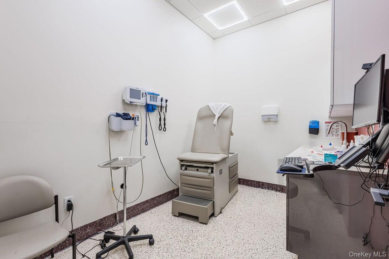 #8 photo, 2 Suffern Lane, Garnerville , NY 10923