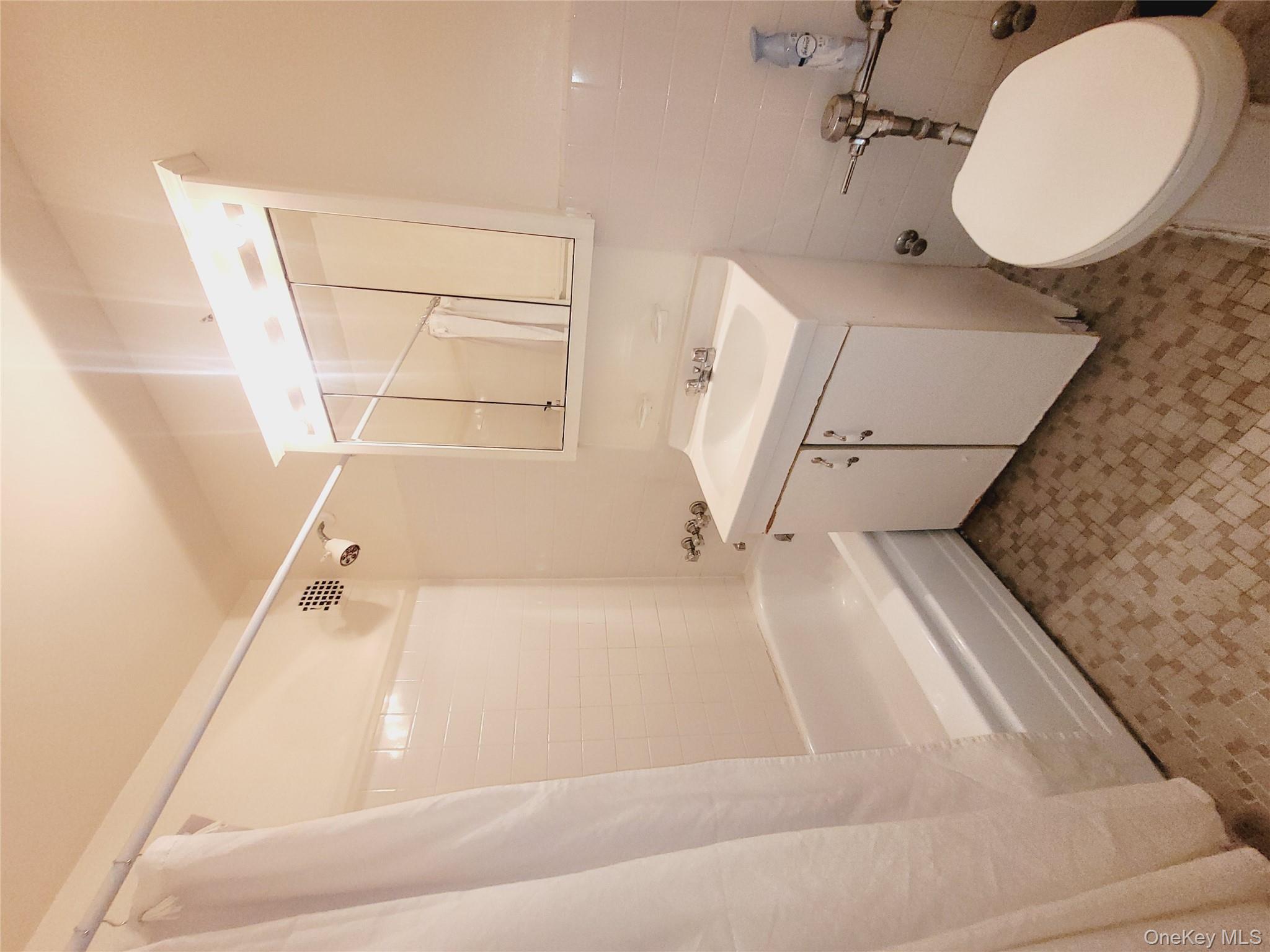 #11 photo, 99-30 59th Avenue, クイーンズ区 Corona , NY 11368