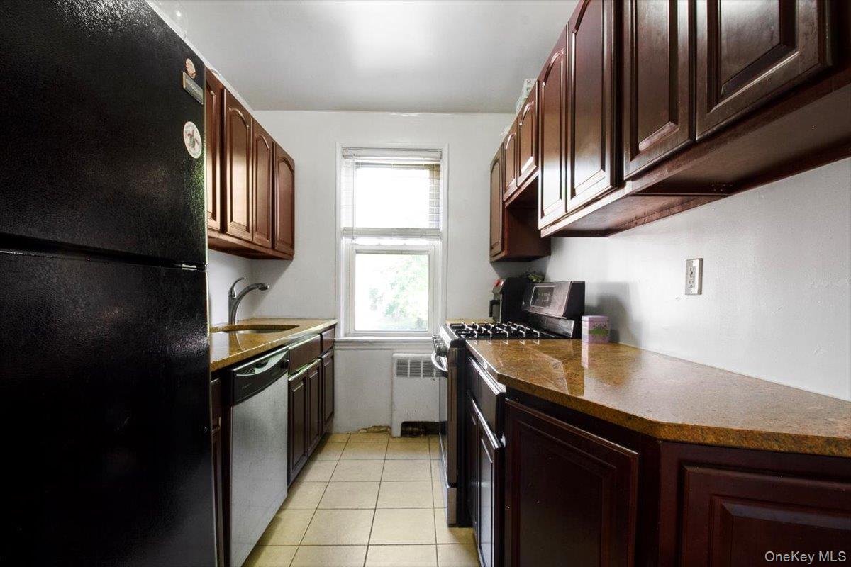 #12 photo, 1537 Central Park Avenue, Yonkers , NY 10710