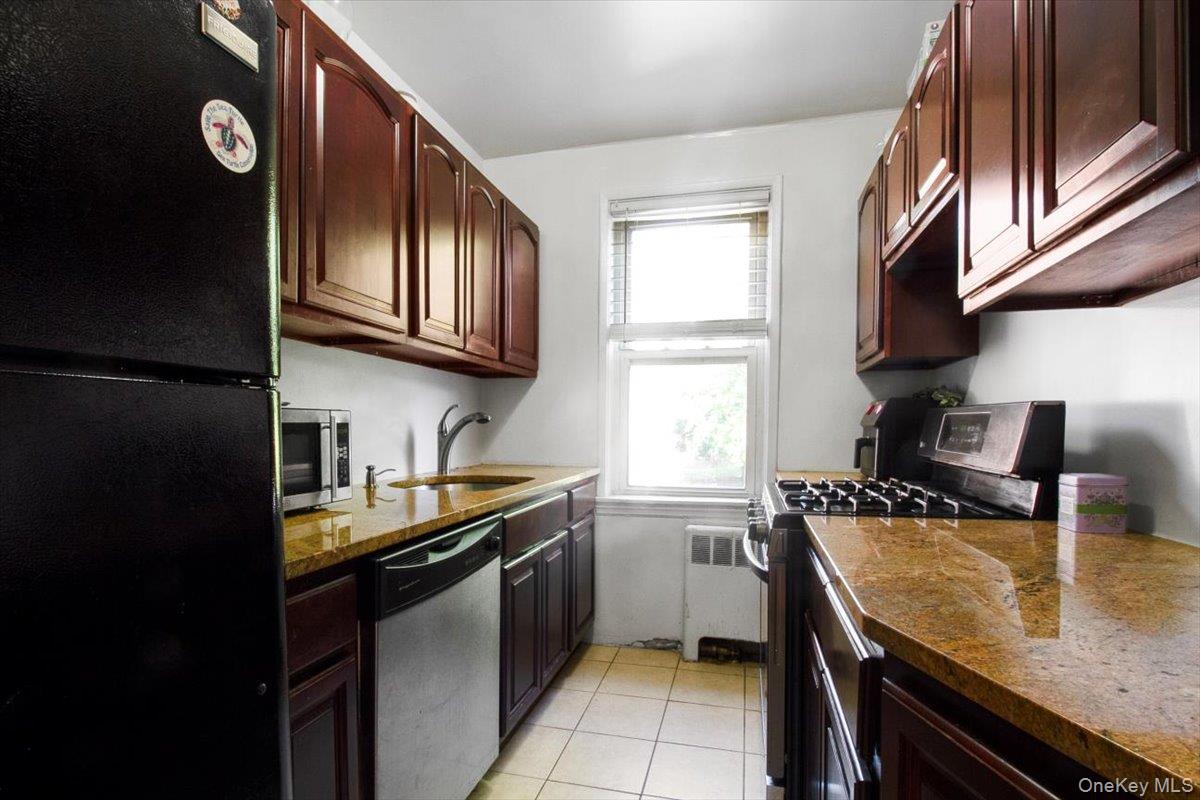 #13 photo, 1537 Central Park Avenue, Yonkers , NY 10710