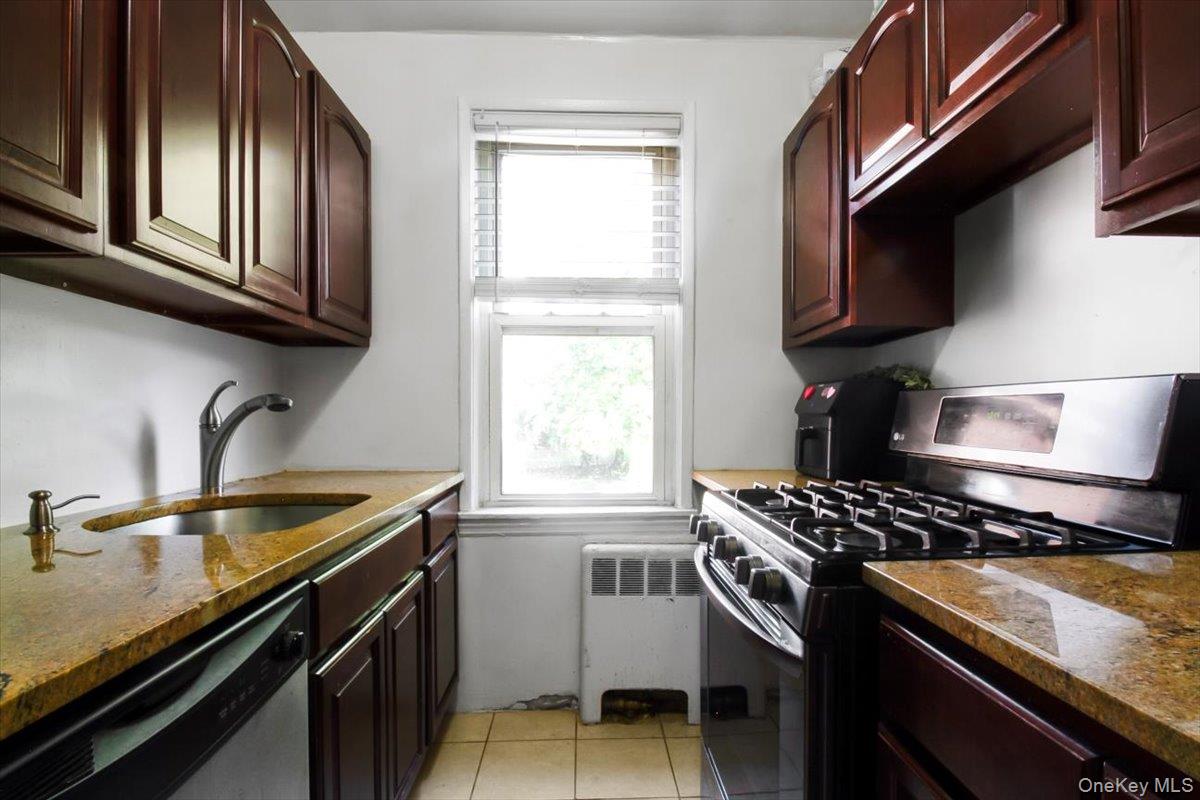 #14 photo, 1537 Central Park Avenue, Yonkers , NY 10710