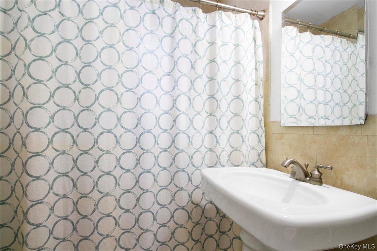 #15 photo, 1537 Central Park Avenue, Yonkers , NY 10710