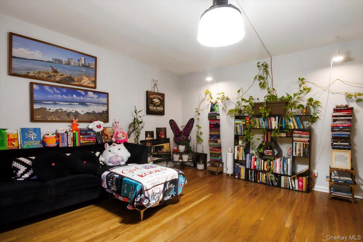 #4 photo, 1537 Central Park Avenue, Yonkers , NY 10710