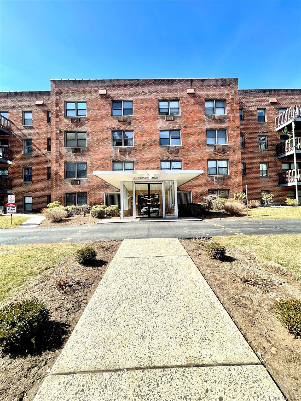 #2 photo, 5 Oakdale Manor, Suffern , NY 10901