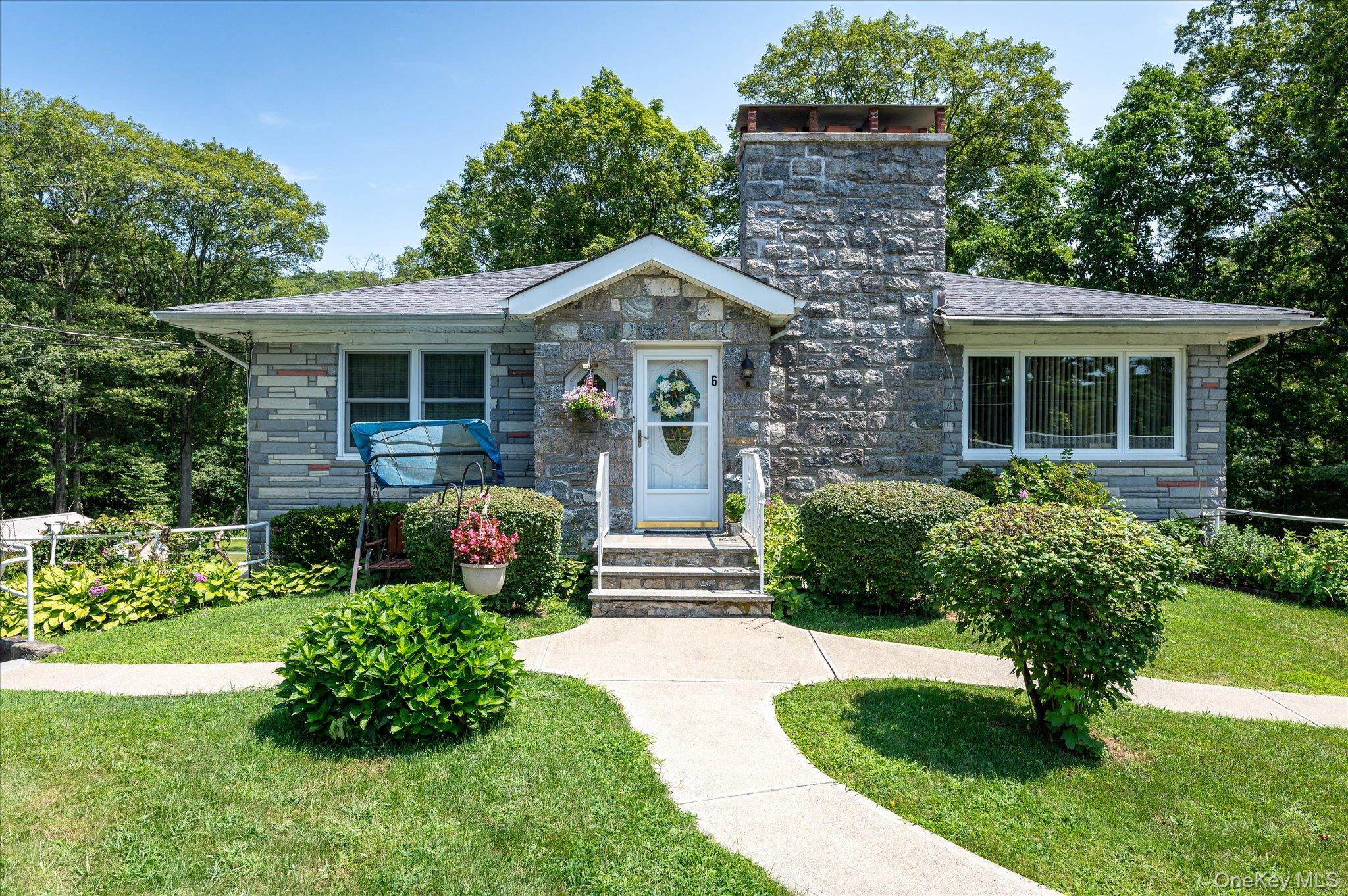 #1 photo, 6 Arbutus Street, Putnam Valley , NY 10579