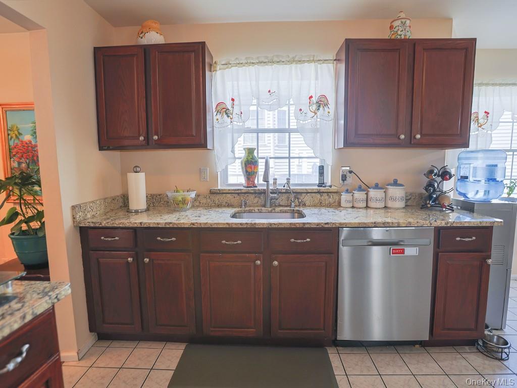 #11 photo, 9 Melody Lane, Harriman , NY 10926