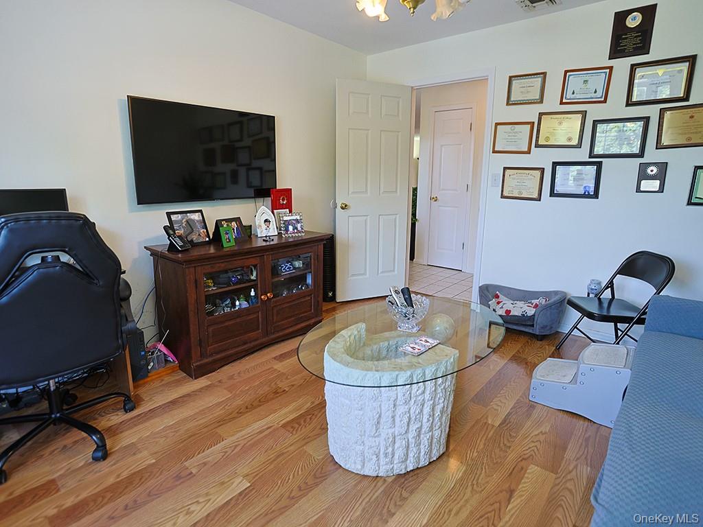 #16 photo, 9 Melody Lane, Harriman , NY 10926