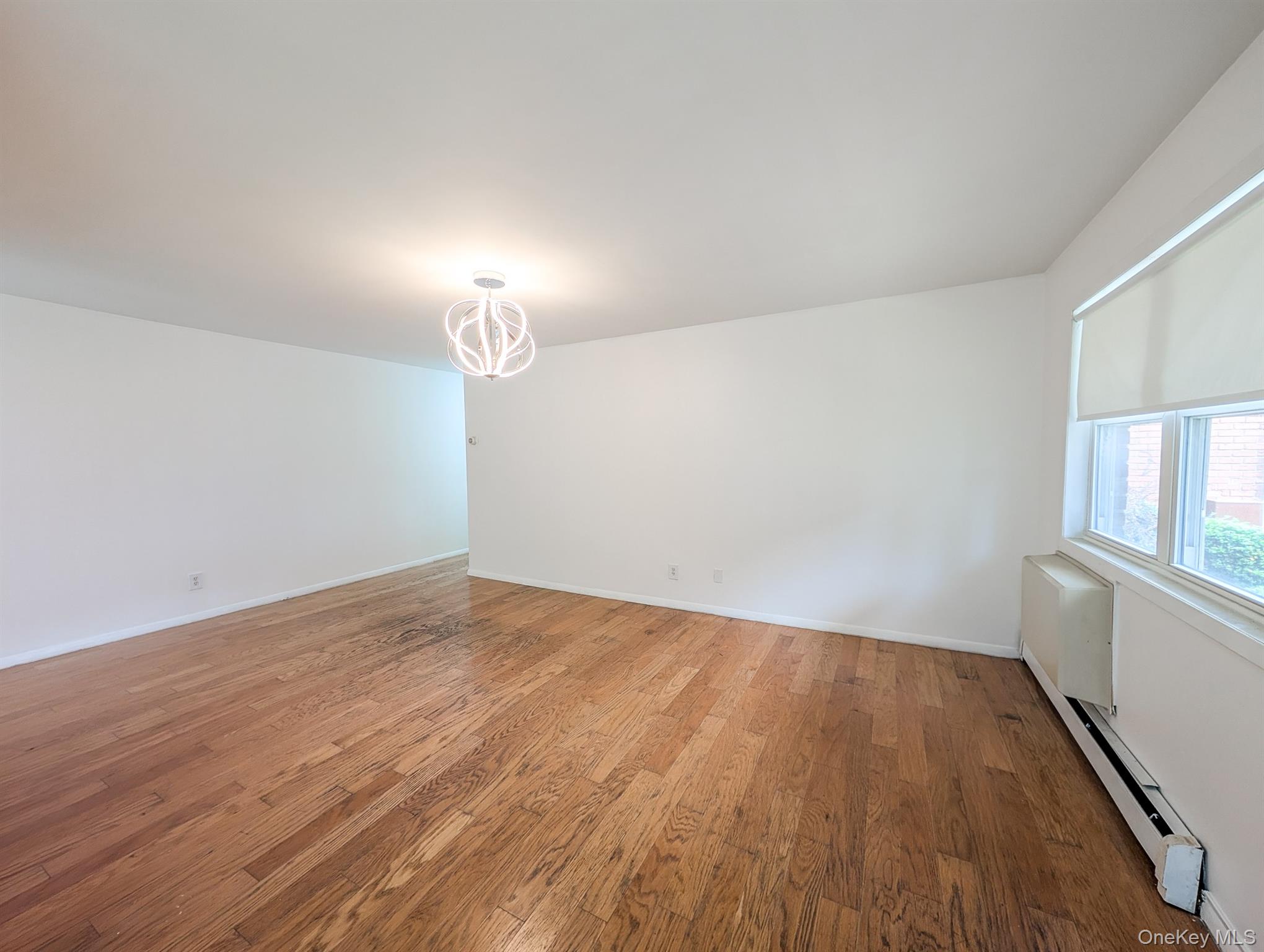 #4 photo, 5B Hemlock Drive, サフォーク郡 Bay Shore , NY 11706