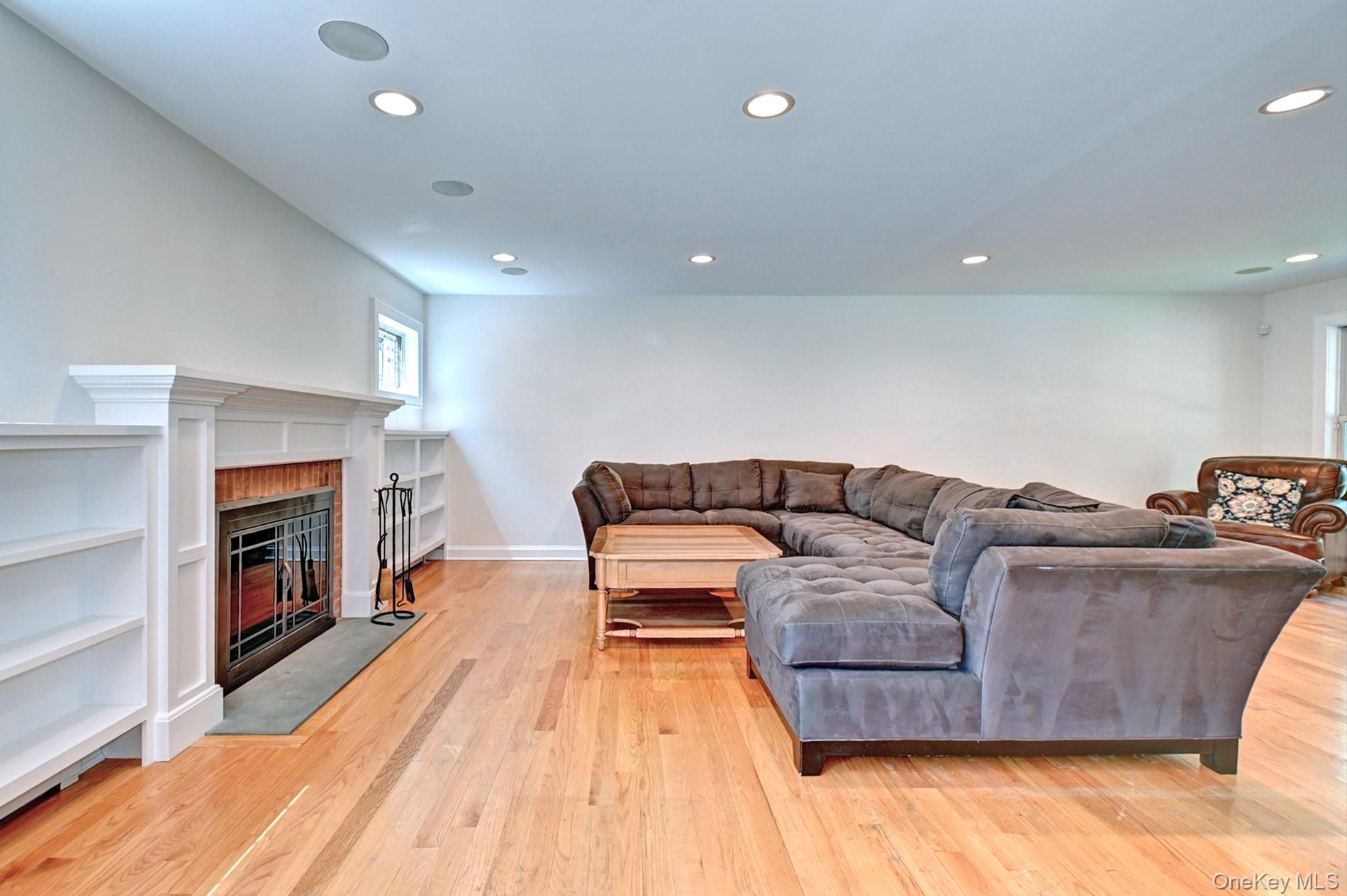 #14 photo, 12 Russell Drive, サフォーク郡 Wading River , NY 11972