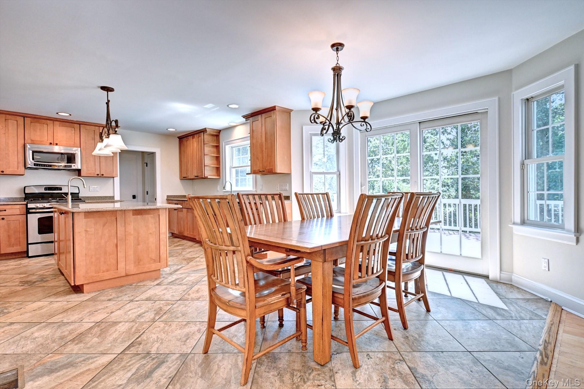 #19 photo, 12 Russell Drive, サフォーク郡 Wading River , NY 11972