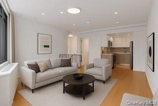 #1 photo, 2911 12th Street, अस्टोरिया Astoria , NY 11102