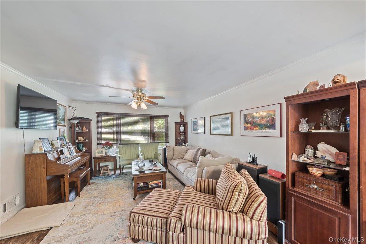 #4 photo, 101 Cresthill Road, Yonkers , NY 10710