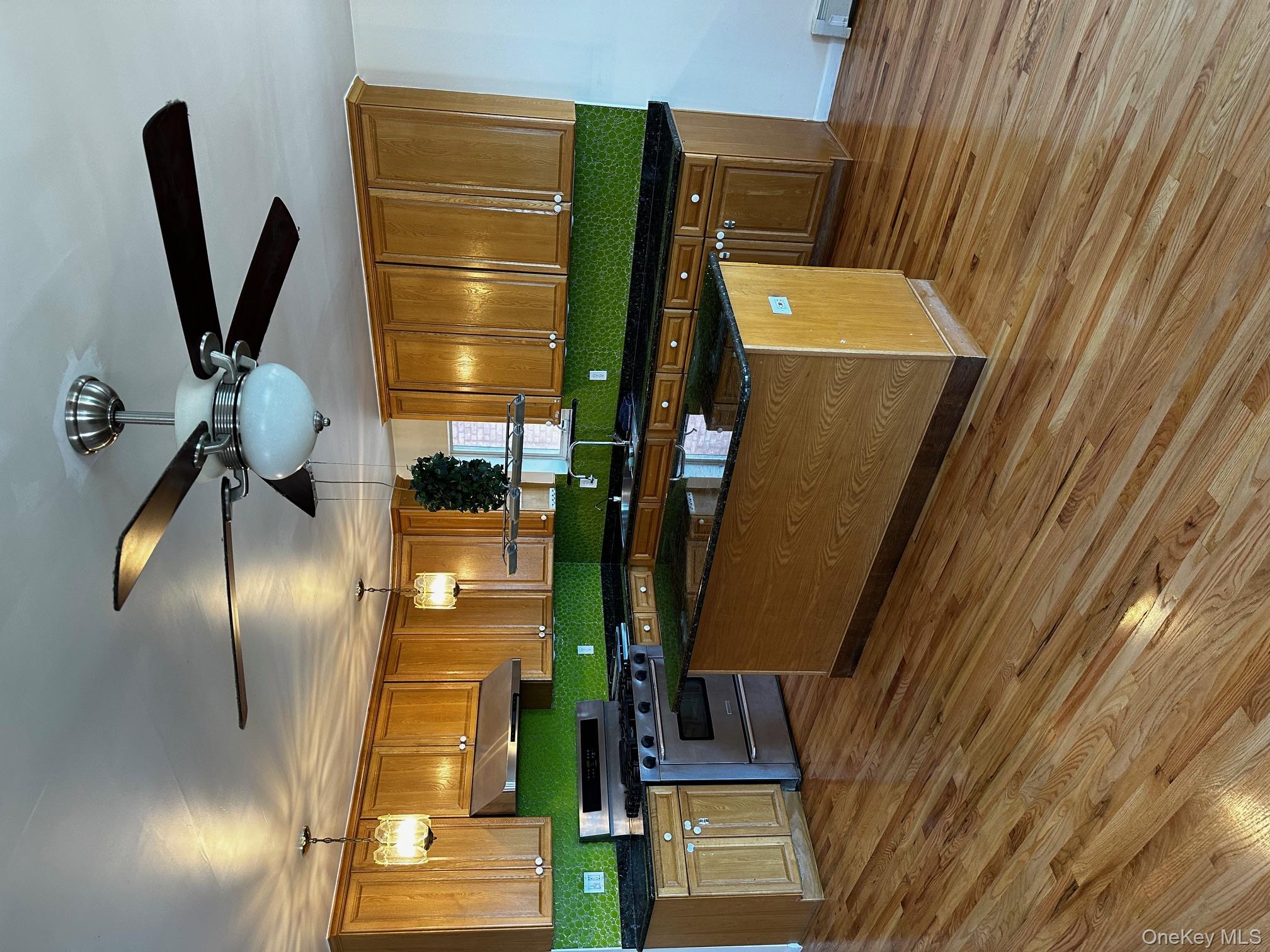 #2 photo, 89-24 Beach Channel Drive, クイーンズ区 Rockaway Beach , NY 11693